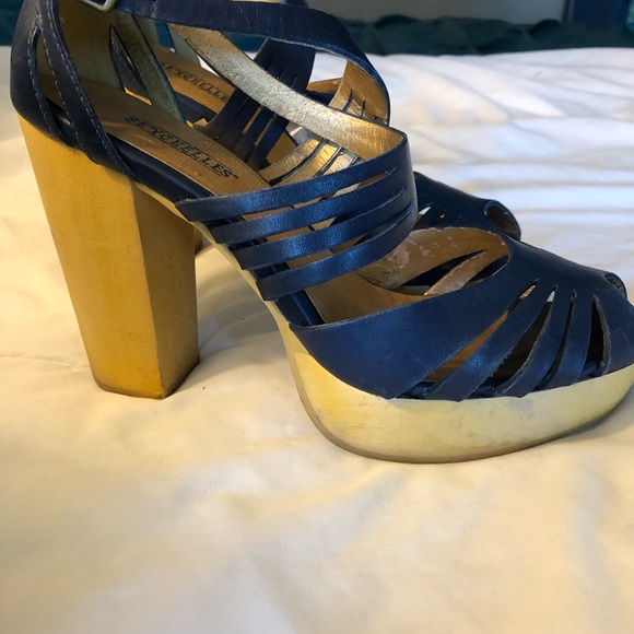 Heels - Picture 3 of 3